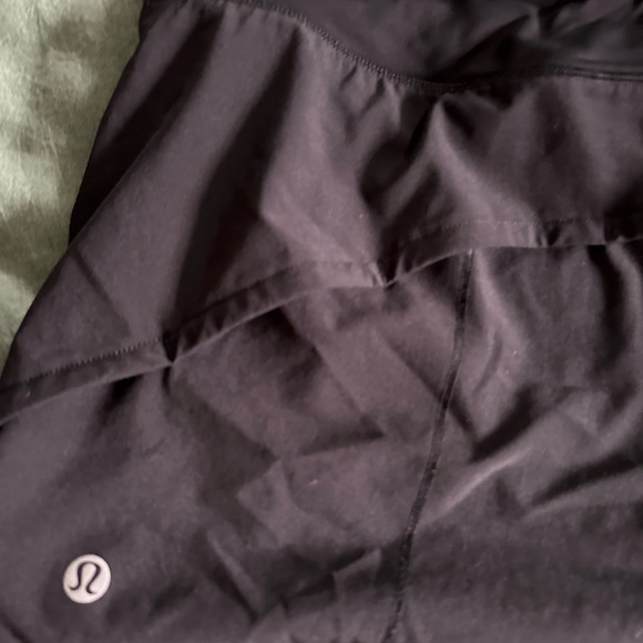 Lululemon Speedup High Rise 4in Shorts - Picture 3 of 4